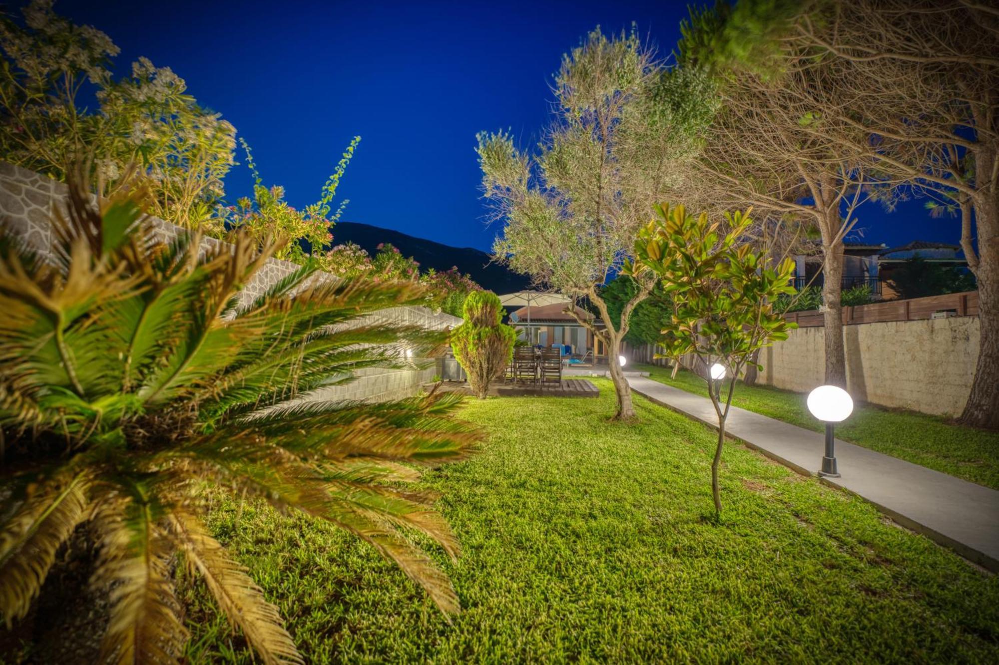 Villa Angela Ágios Matthaíos Exterior foto