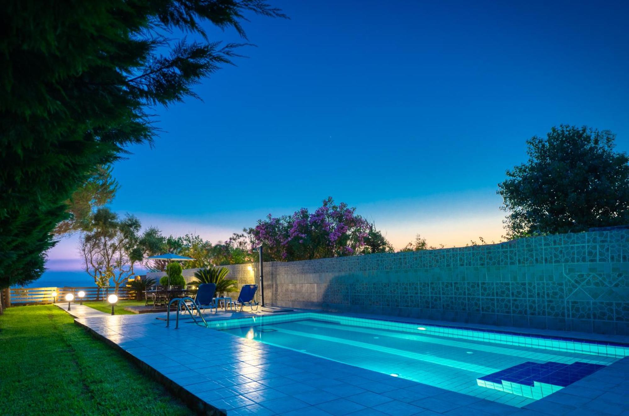 Villa Angela Ágios Matthaíos Exterior foto