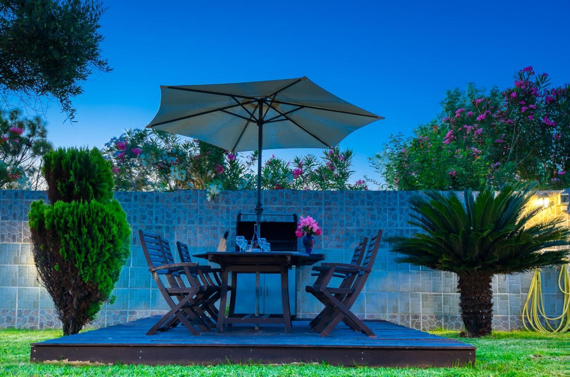 Villa Angela Ágios Matthaíos Exterior foto