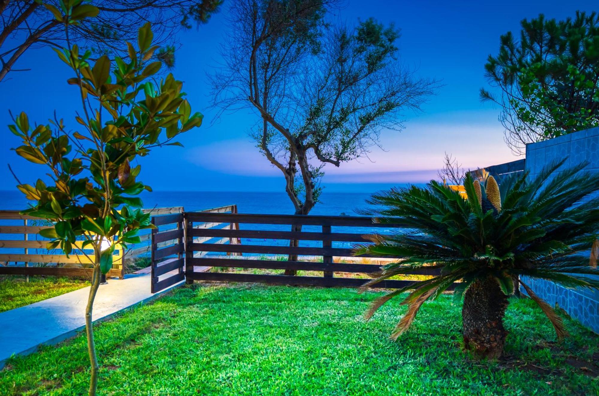 Villa Angela Ágios Matthaíos Exterior foto